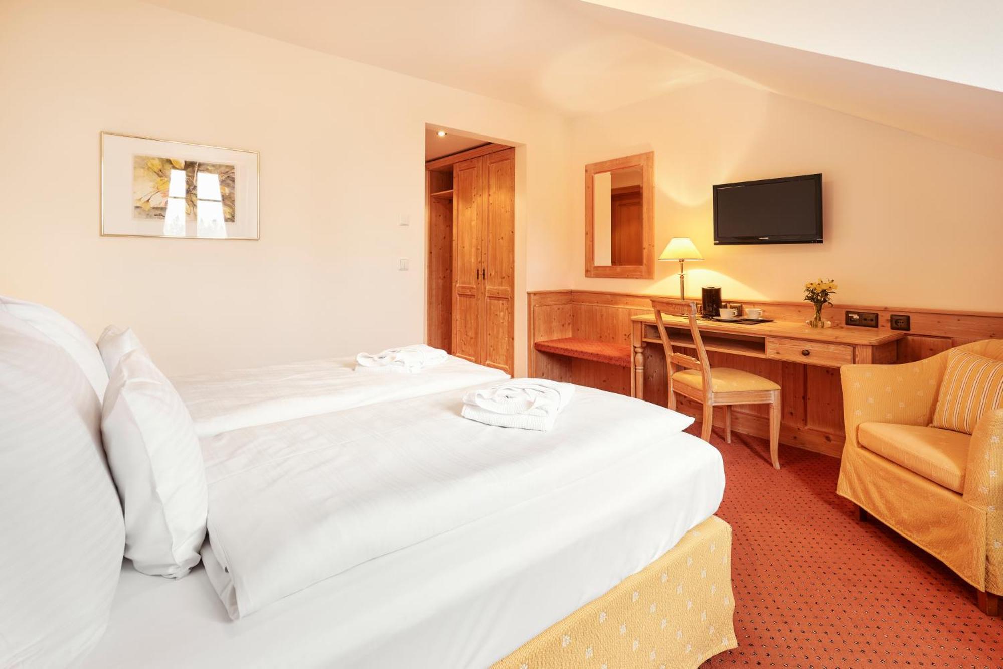 Hotel Auf Der Gsteig Gmbh Лехбрук Номер фото